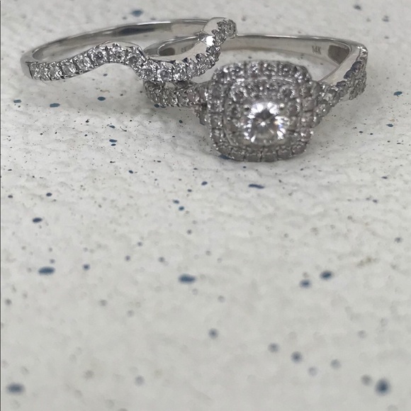 14 Karat White Gold Wedding Set - Picture 4 of 4